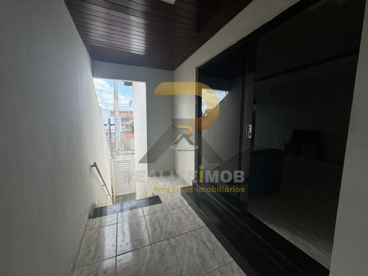 Casa para aluguel no Kennedy: 