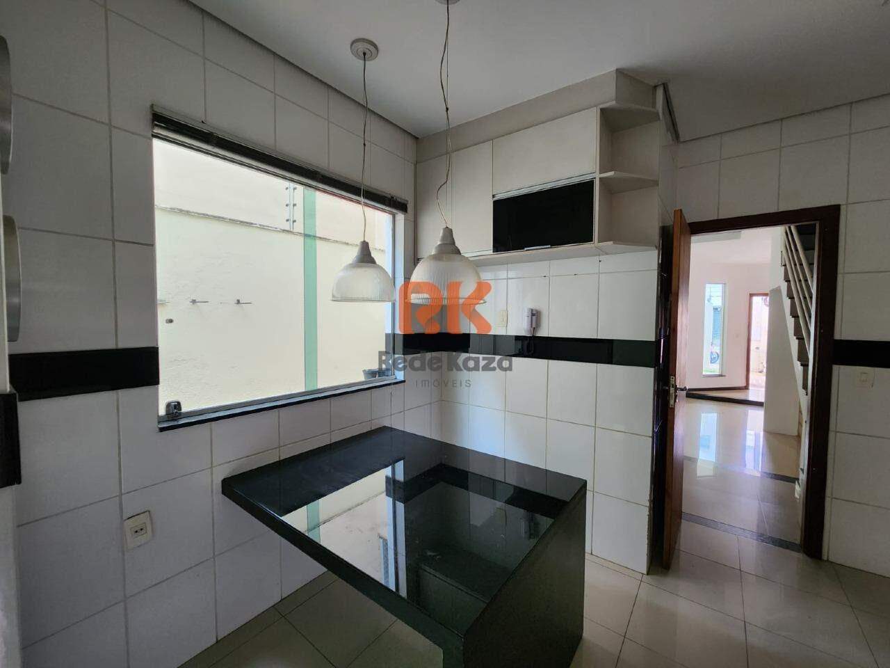 Casa geminada à venda no Cabral: 