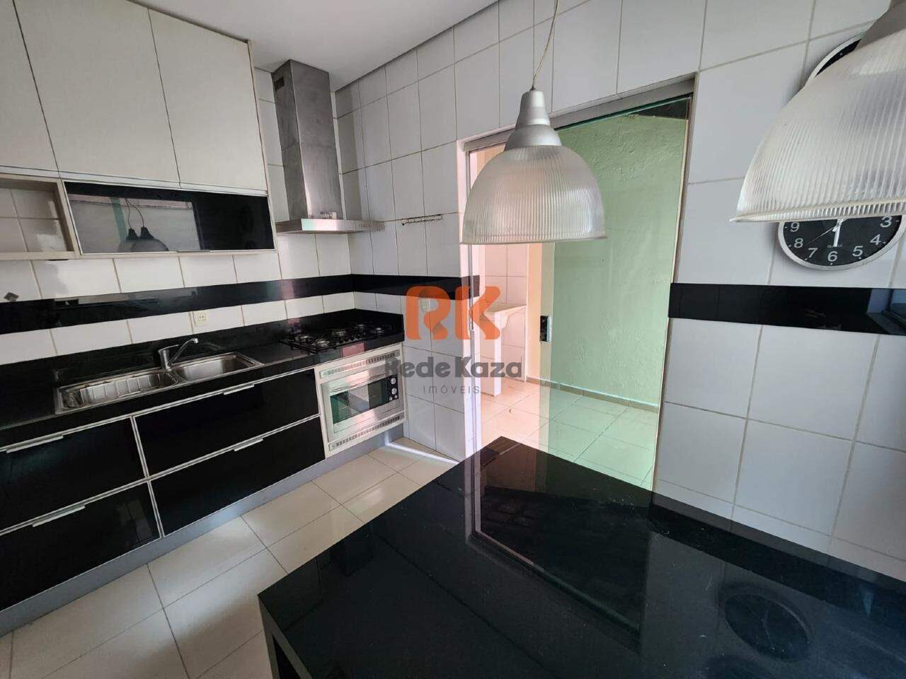 Casa geminada à venda no Cabral: 