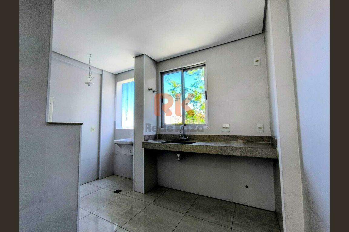 Apartamento à venda no Manacás: 