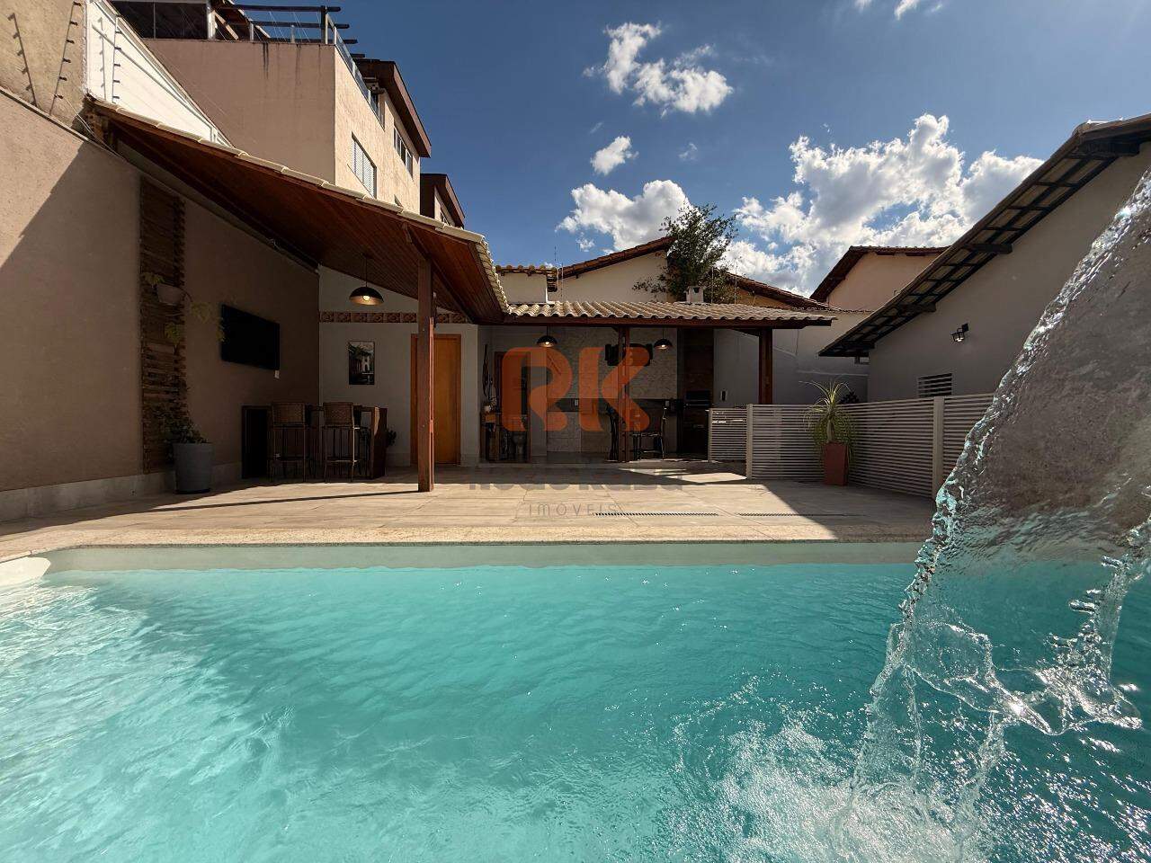 Casa à venda no Serrano: 