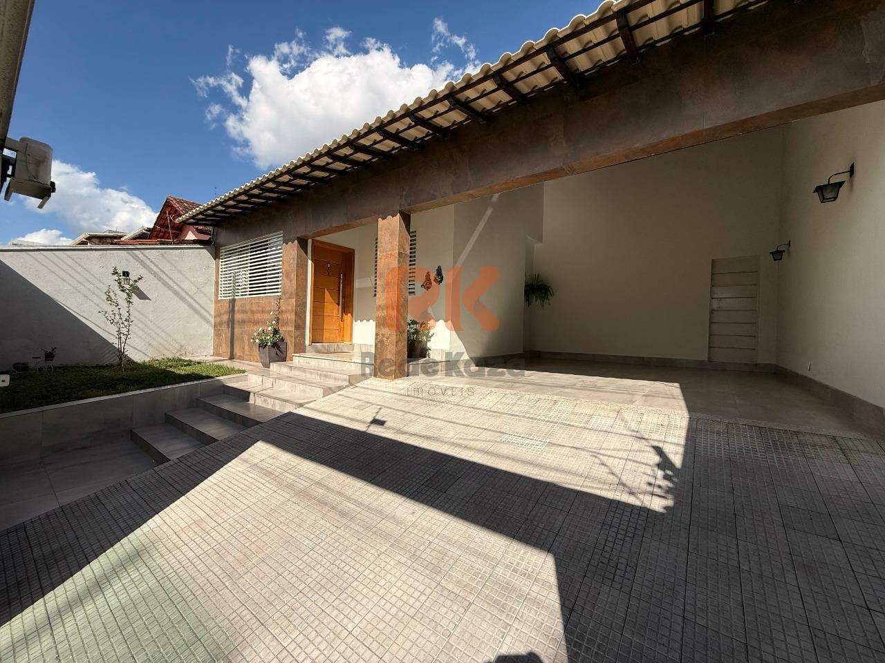 Casa à venda no Serrano: 