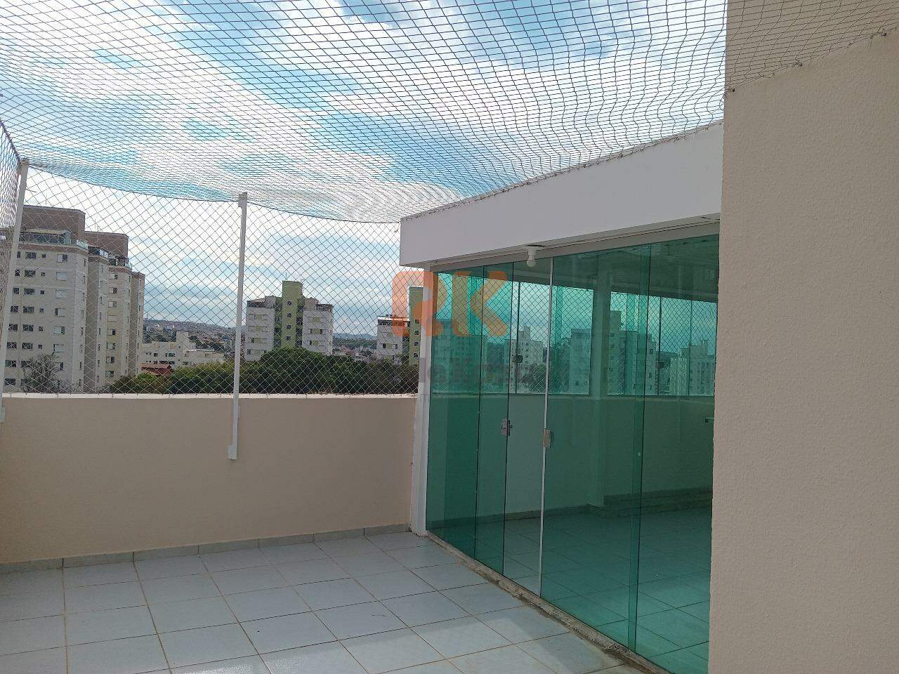 Cobertura para aluguel no Castelo: 