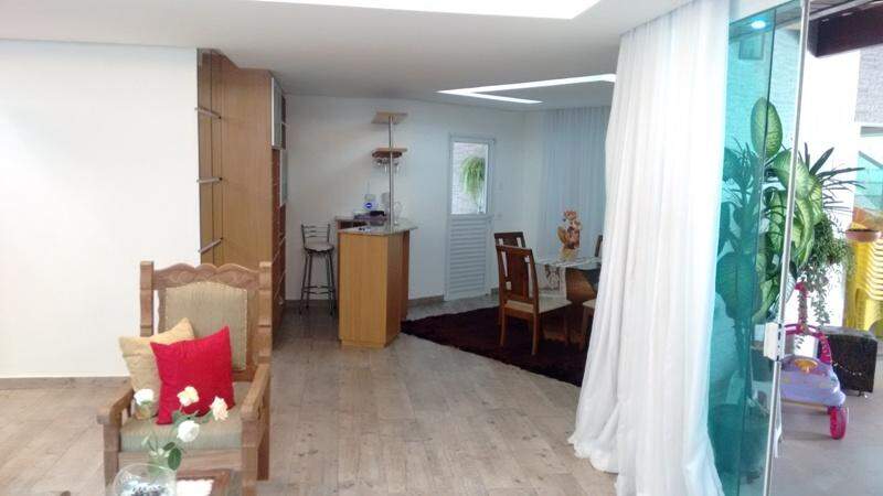 Casa à venda no Arvoredo I: 