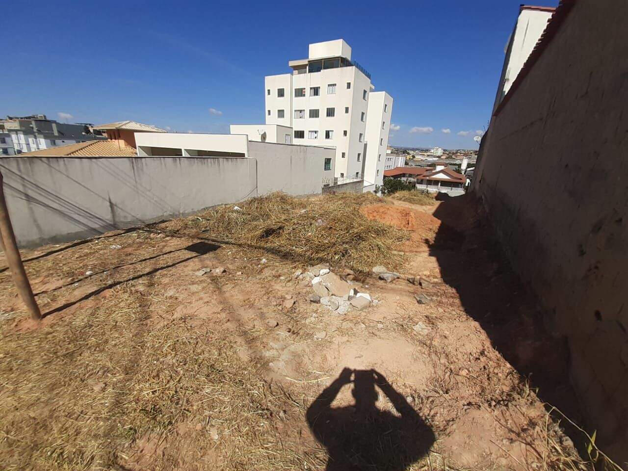 Terreno / Área à venda no Arvoredo II: 