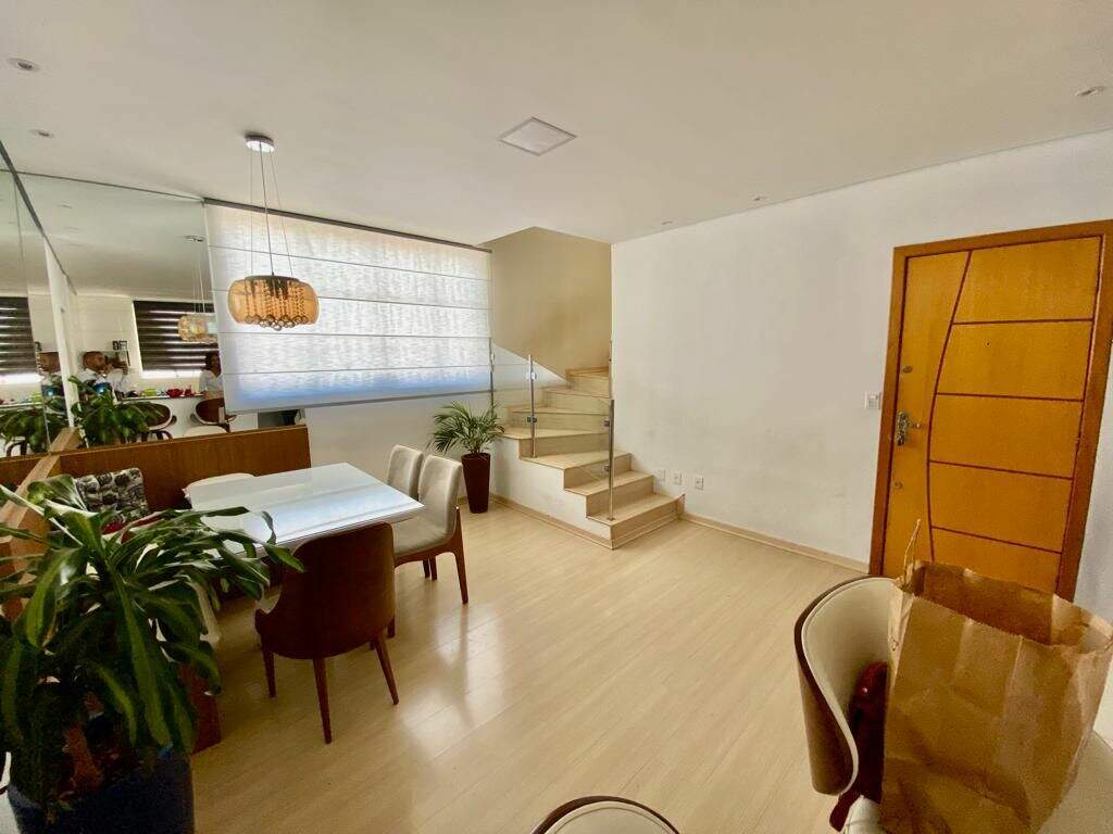 Cobertura à venda no Cabral: 