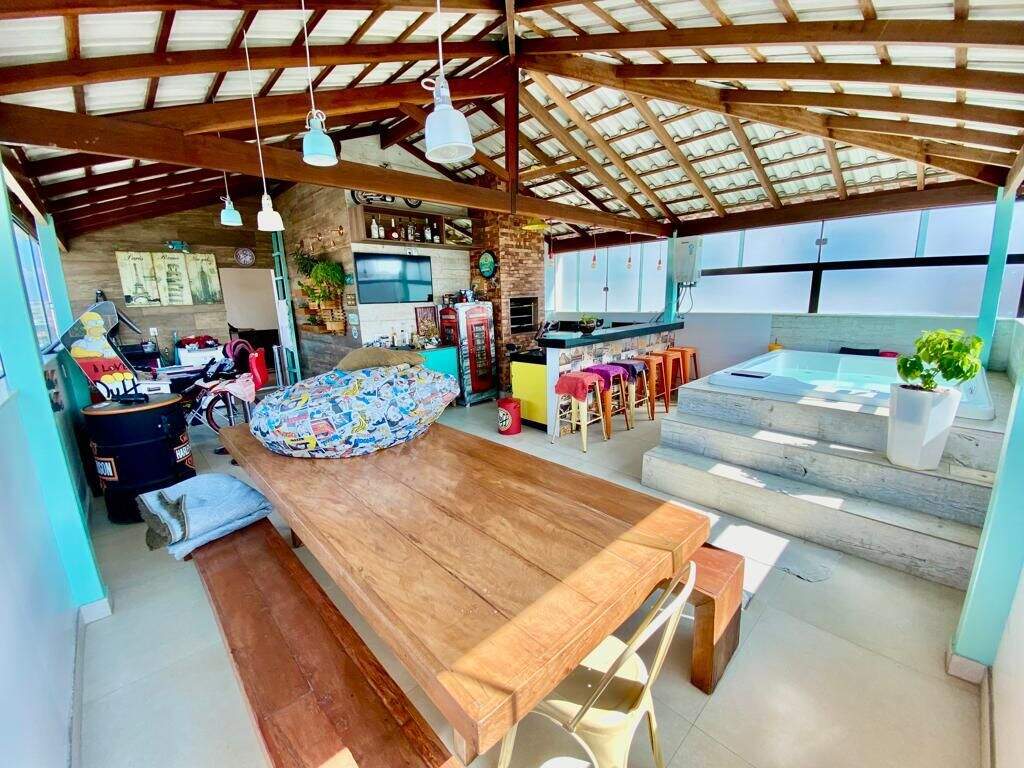 Cobertura à venda no Cabral: 