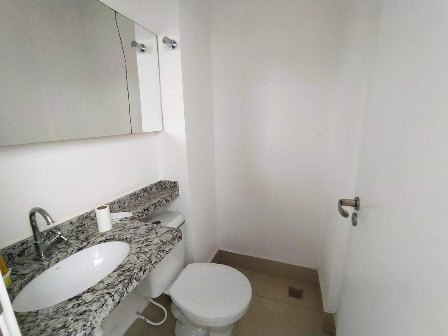 Sala para aluguel no Cabral: 