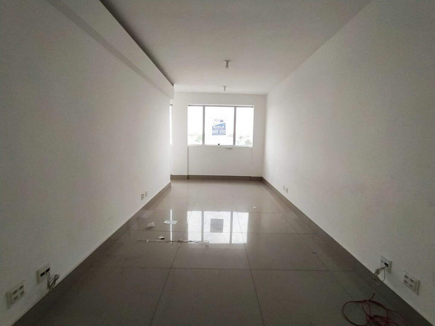 Sala para aluguel no Cabral: 