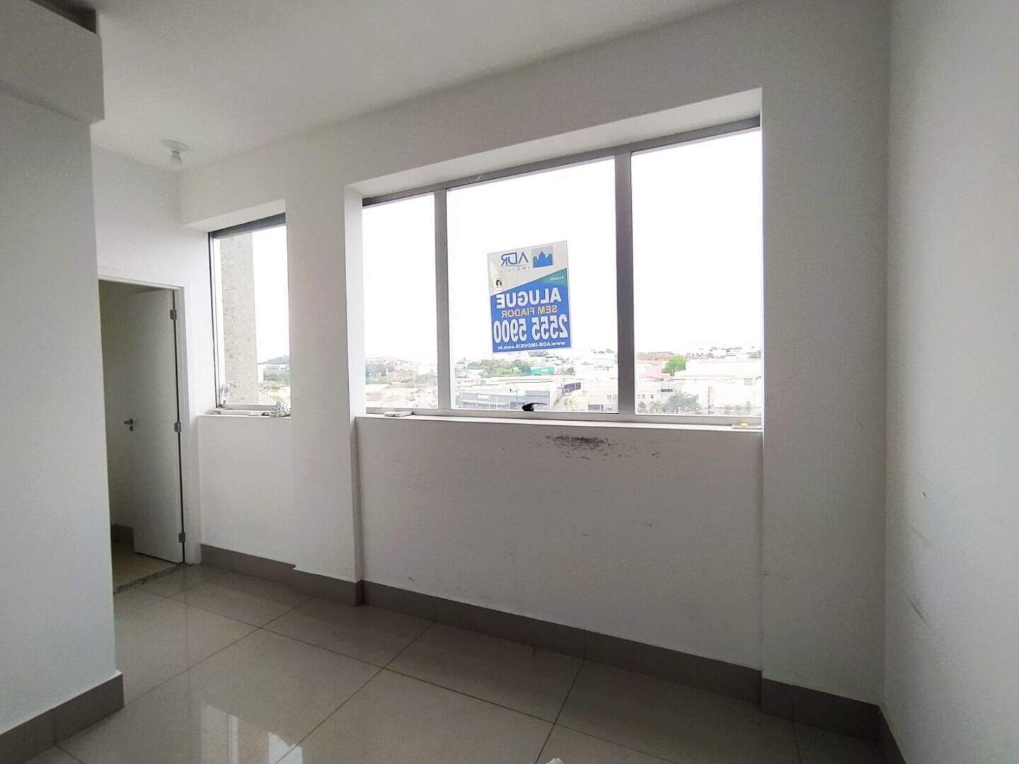 Sala para aluguel no Cabral: 