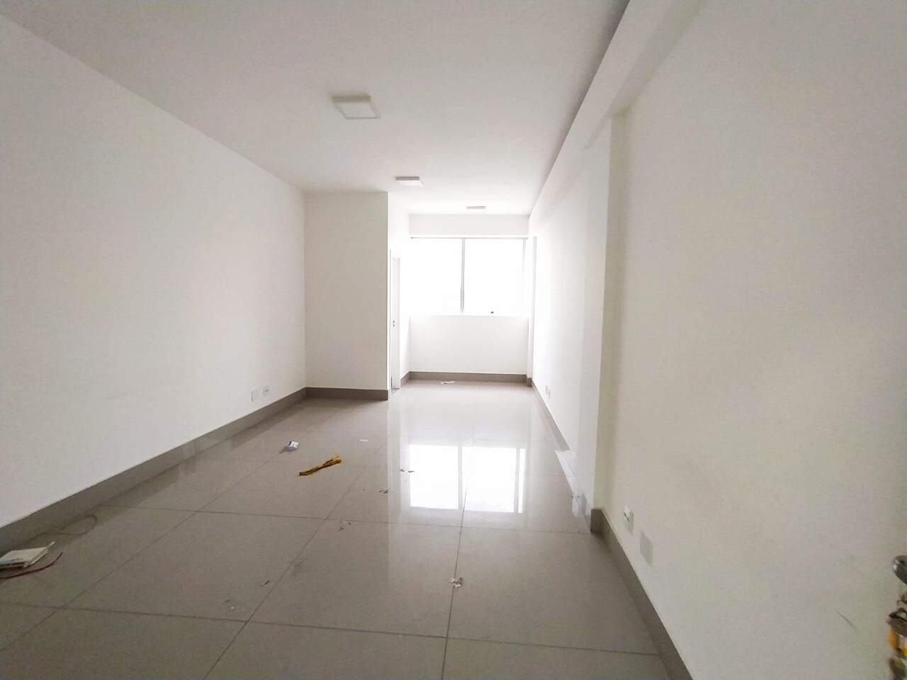 Sala para aluguel no Cabral: 