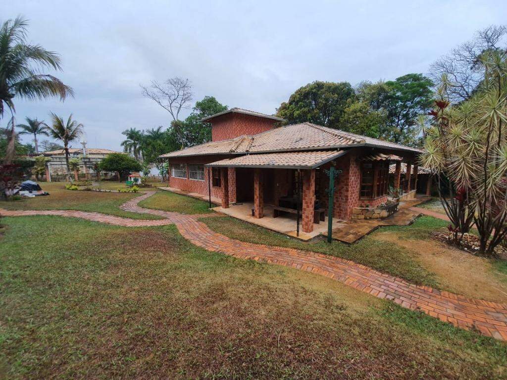 Casa à venda no Braúnas: 