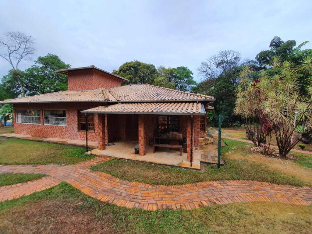 Casa à venda no Braúnas: 