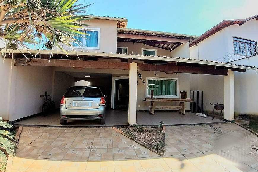 Casa à venda no Bandeirantes: 