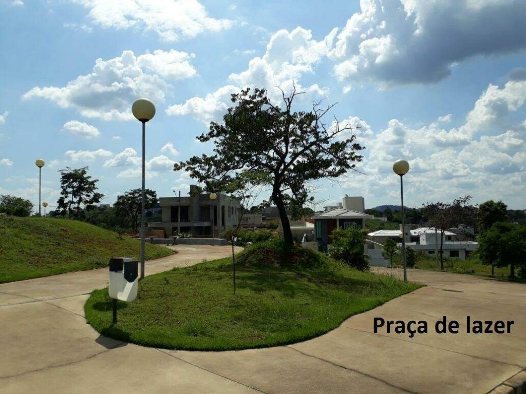 Terreno / Área à venda no Chácara Cotia: 