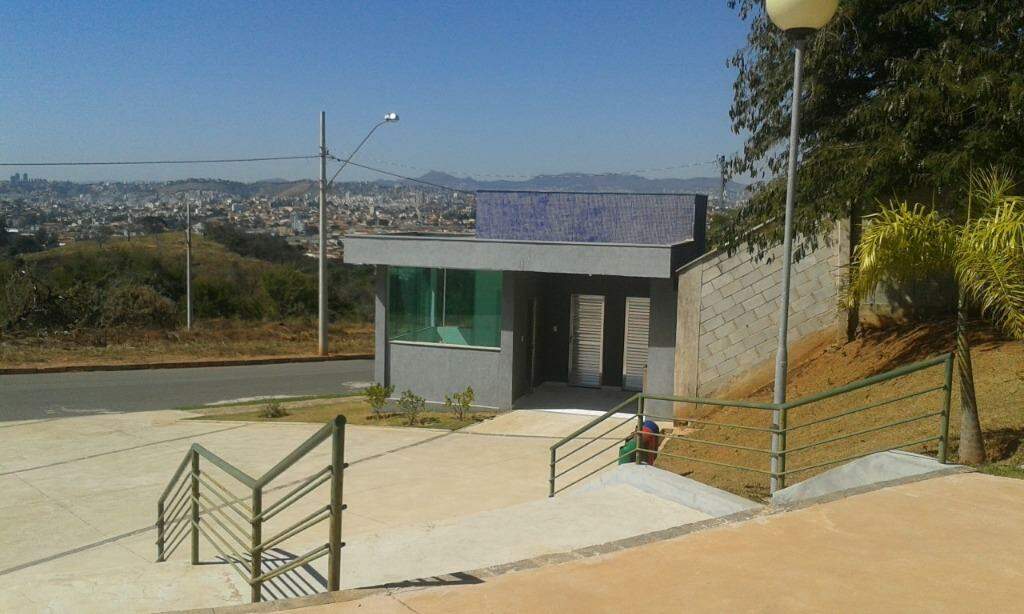 Terreno / Área à venda no Chácara Cotia: 