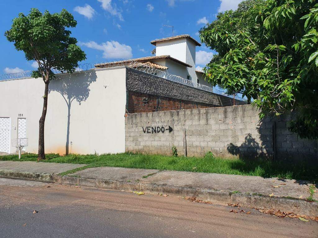 Terreno / Área à venda no Trevo: 