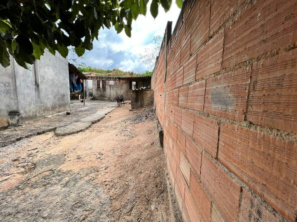 Terreno / Área à venda no Manacás: 