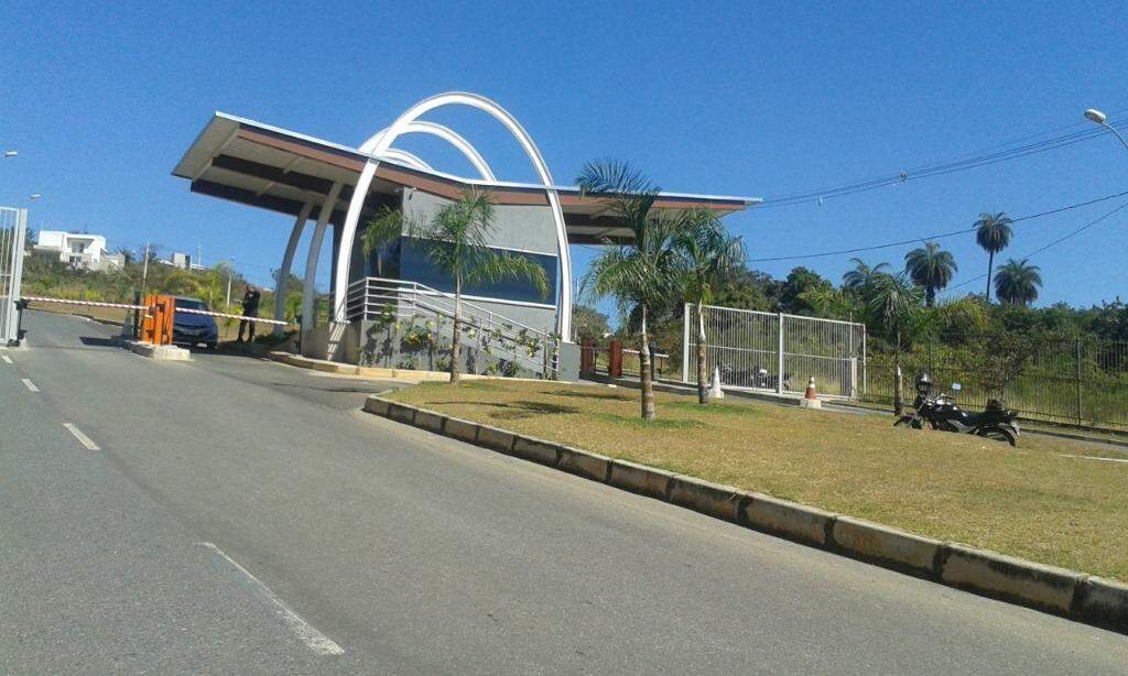 Terreno / Área à venda no Chácaras Cotia: 