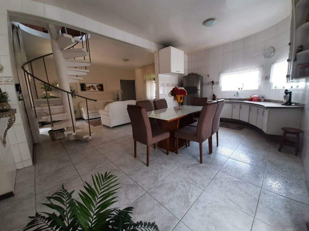 Casa à venda no Bandeirantes: 