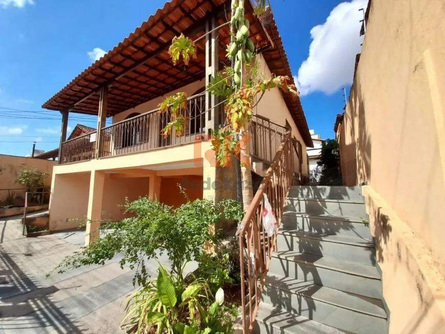 Casa à venda no Serrano: 