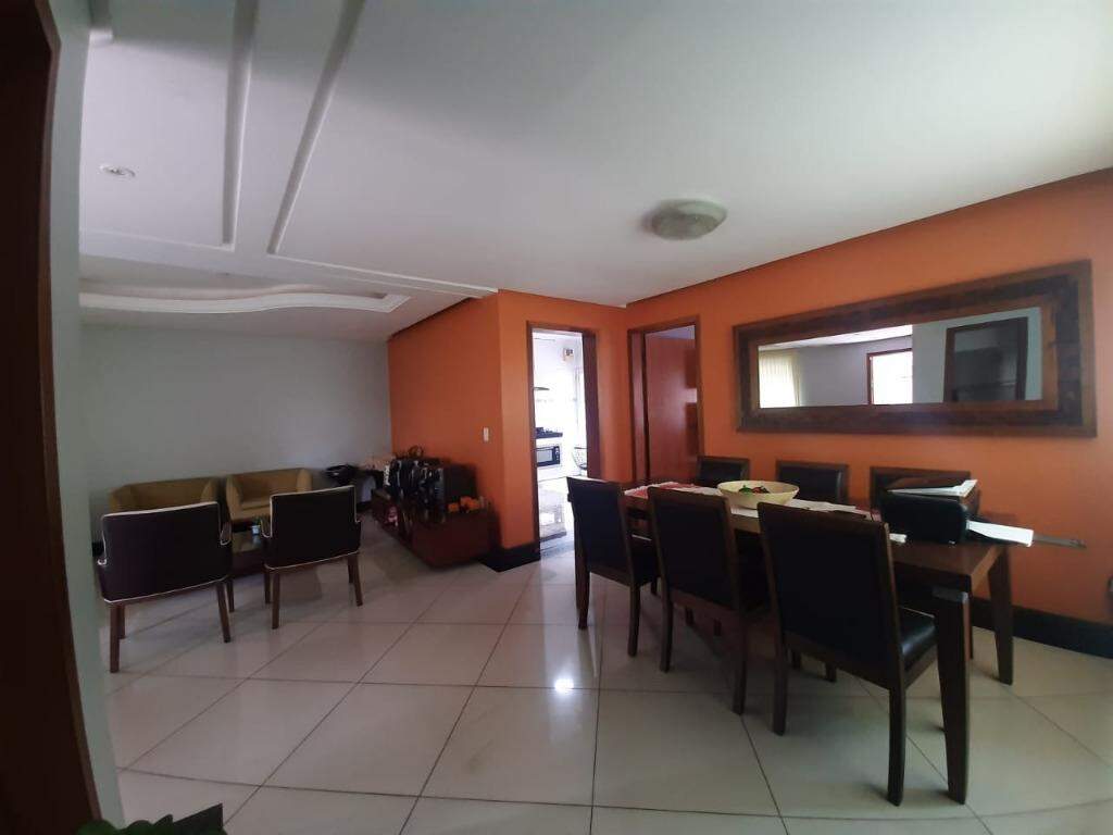 Casa à venda no Trevo: 