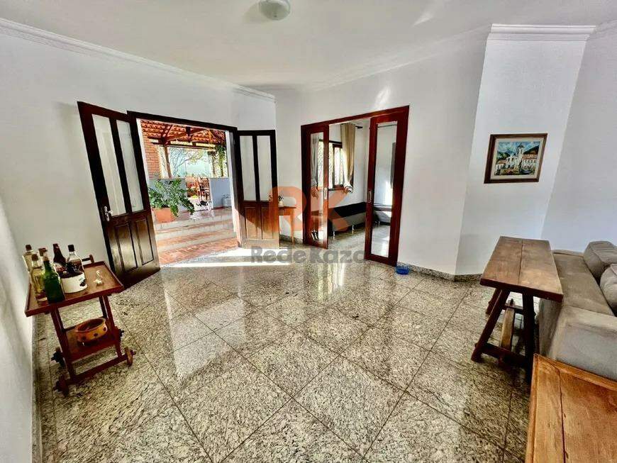 Casa à venda no Bandeirantes: 