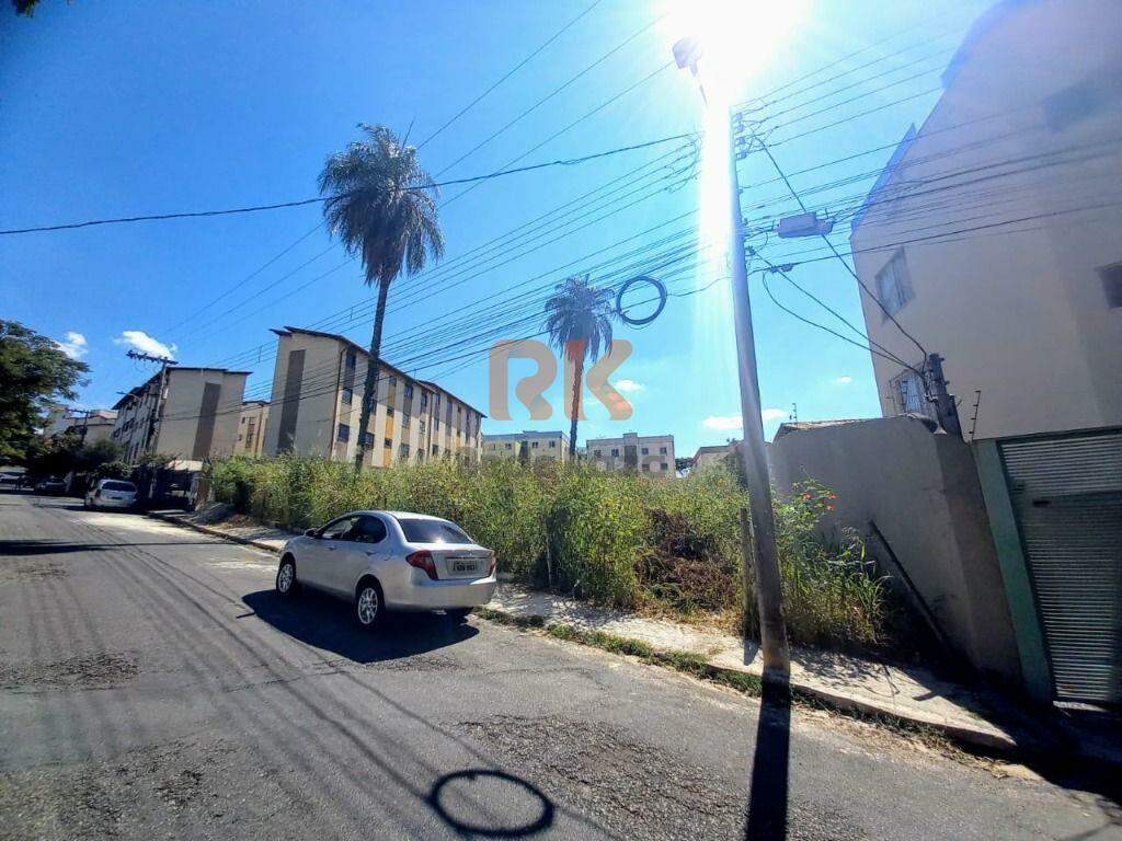 Terreno / Área à venda no Serrano: 