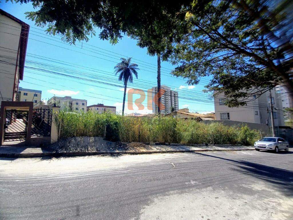 Terreno / Área à venda no Serrano: 