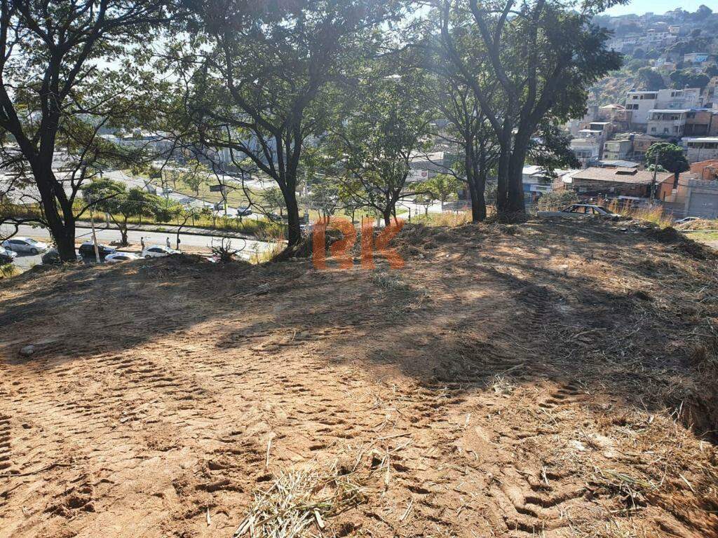 Terreno / Área à venda no Manacás: 