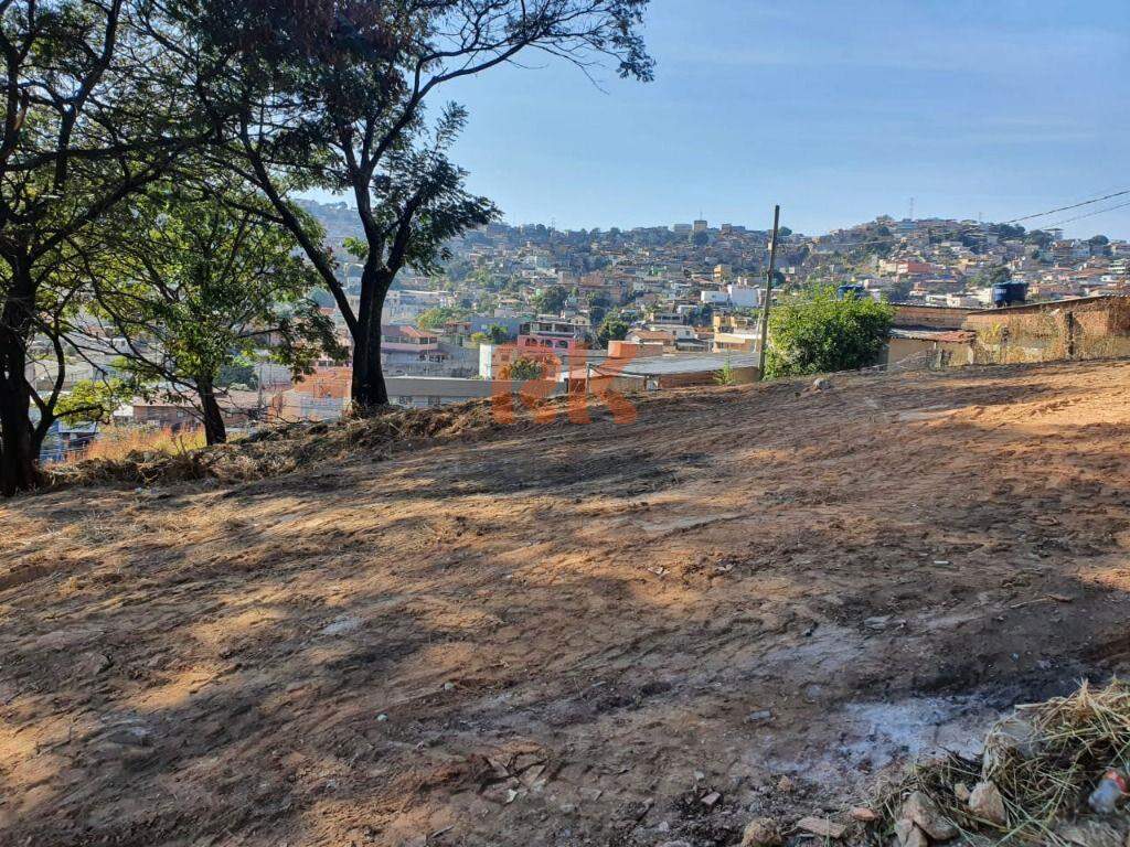 Terreno / Área à venda no Manacás: 