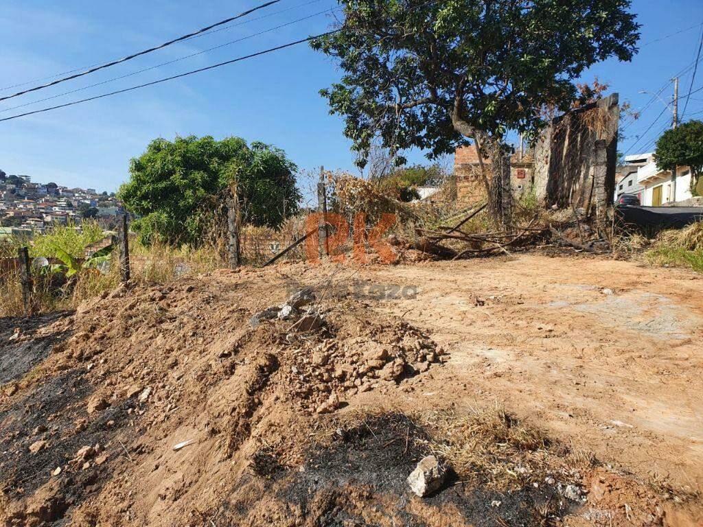 Terreno / Área à venda no Manacás: 