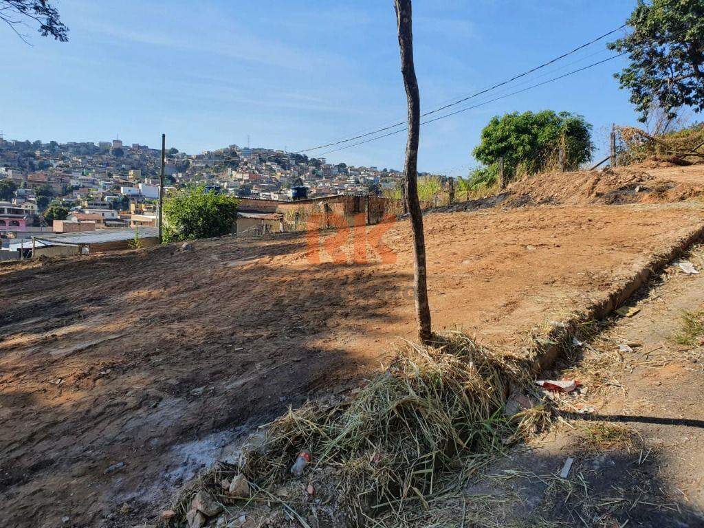 Terreno / Área à venda no Manacás: 