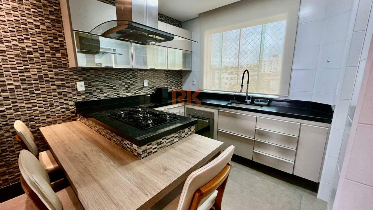 Apartamento à venda no Cabral: 
