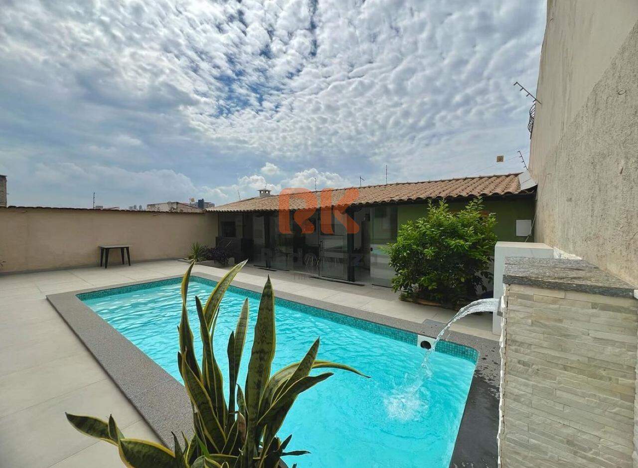 Casa à venda no Serrano: 