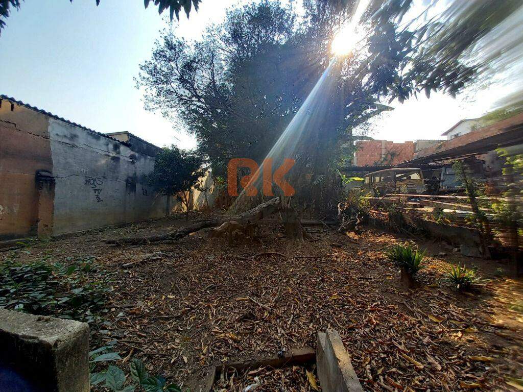 Terreno / Área à venda no Pedro II: 