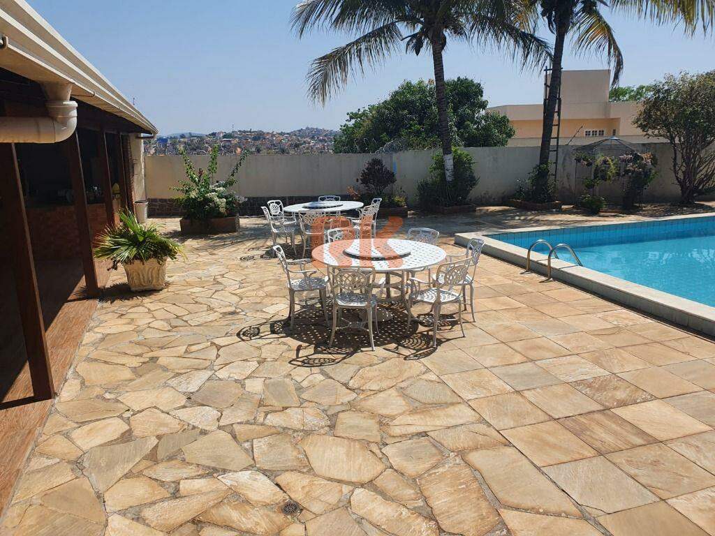 Casa à venda no Trevo: 