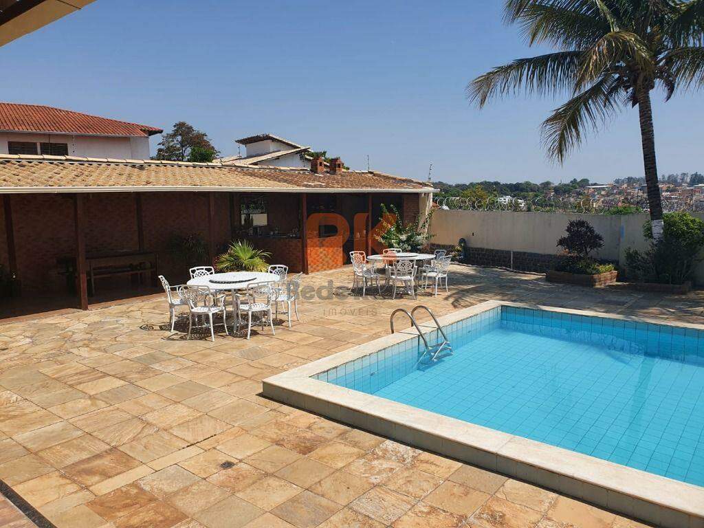 Casa à venda no Trevo: 