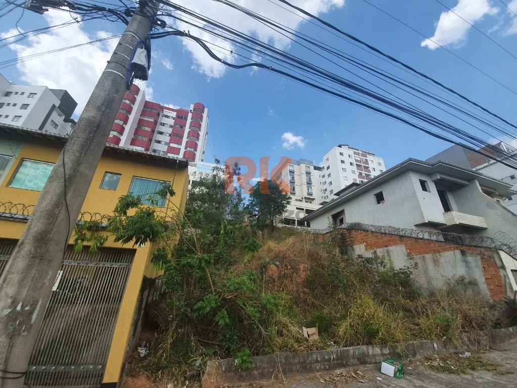 Terreno / Área à venda no Manacás: 