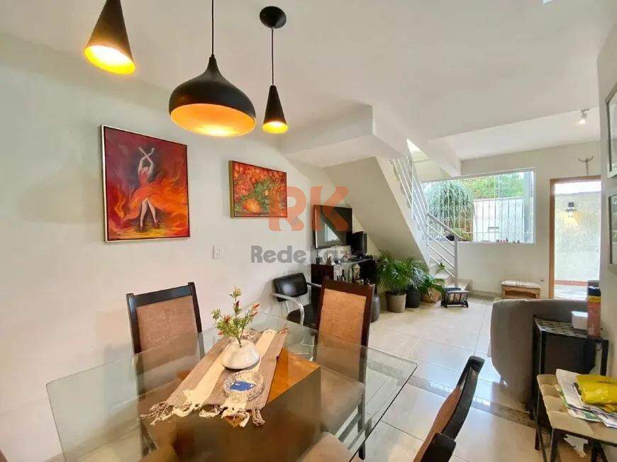 Casa geminada à venda no Santa Terezinha: 