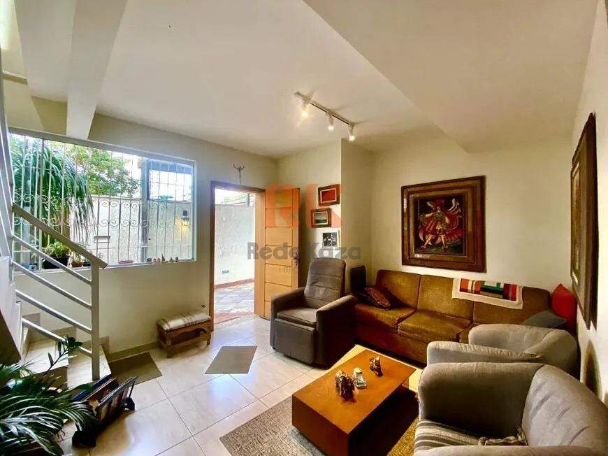 Casa geminada à venda no Santa Terezinha: 