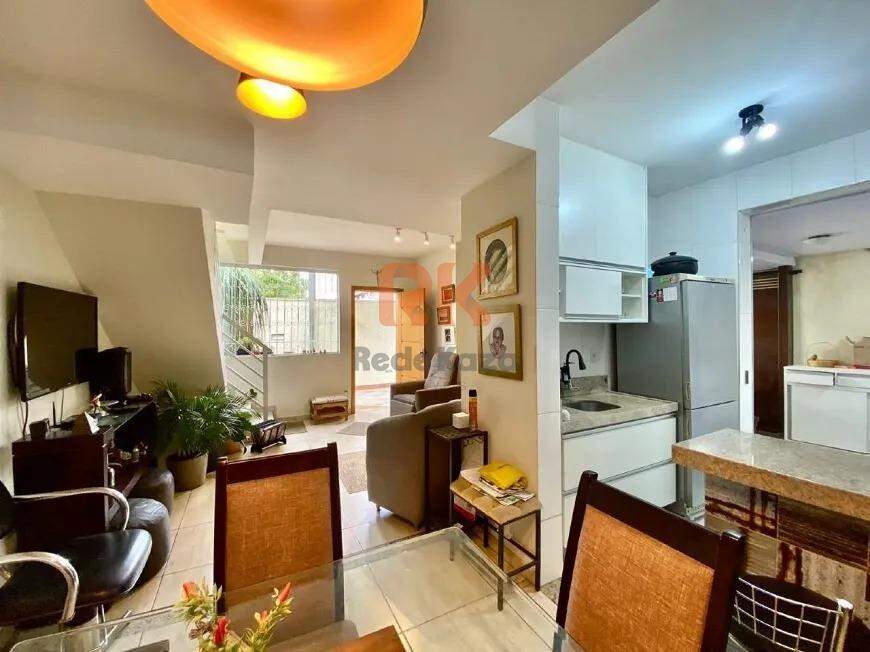 Casa geminada à venda no Santa Terezinha: 