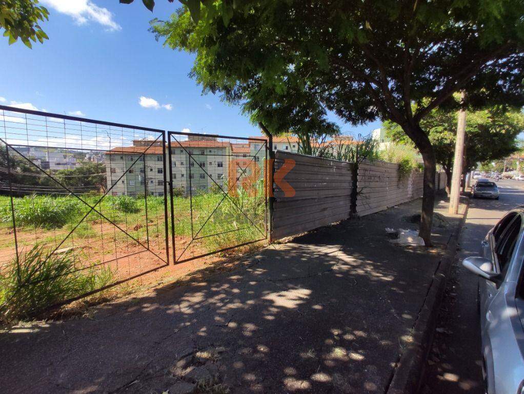 Terreno / Área à venda no Itatiaia: 