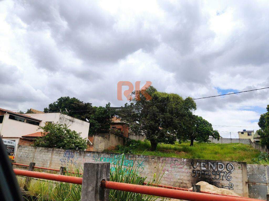 Terreno / Área à venda no Serrano: 