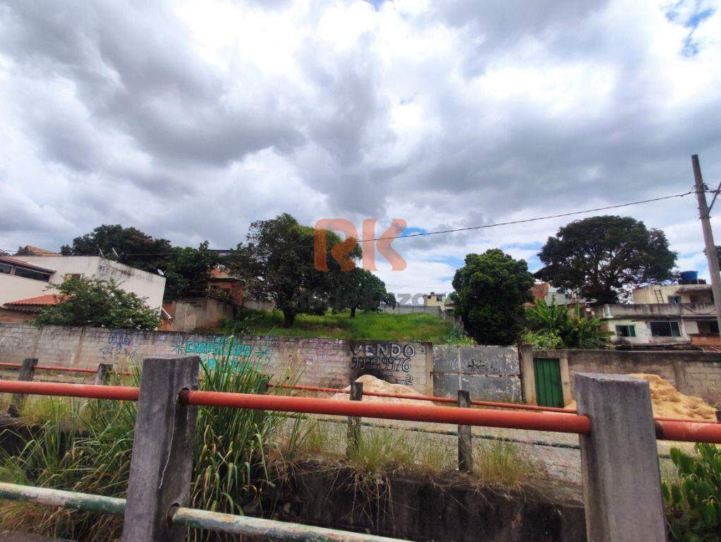 Terreno / Área à venda no Serrano: 