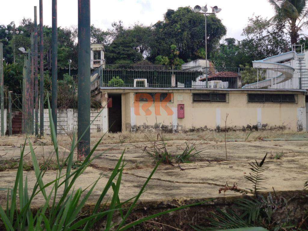Terreno / Área à venda no Bandeirantes: 
