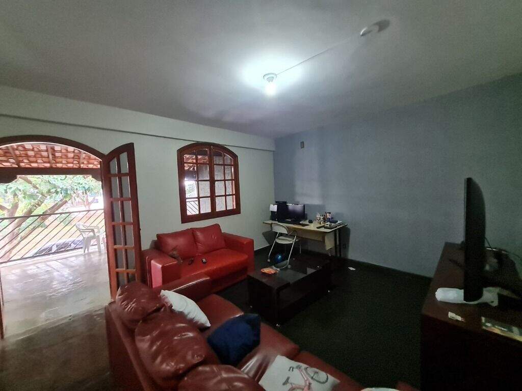 Casa à venda no Alípio de Melo: 