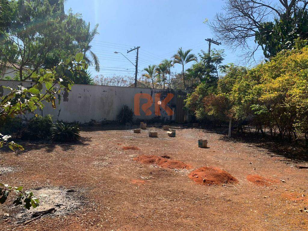 Terreno / Área à venda no Bandeirantes: 