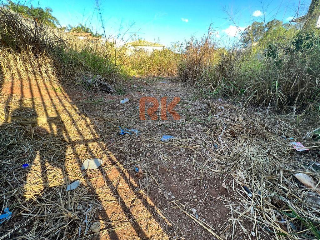 Terreno / Área à venda no Bandeirantes: 