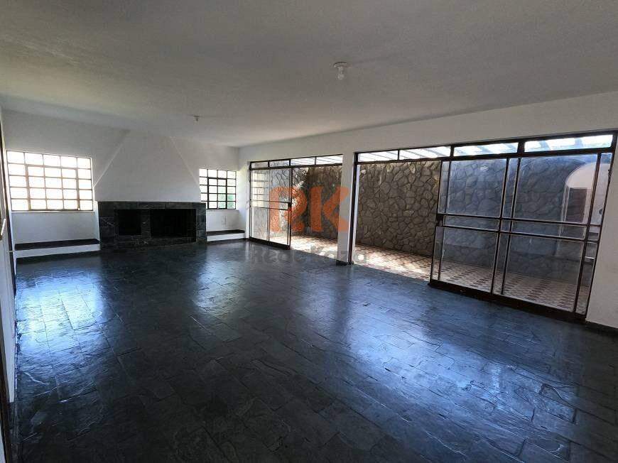 Casa à venda no Bandeirantes: 